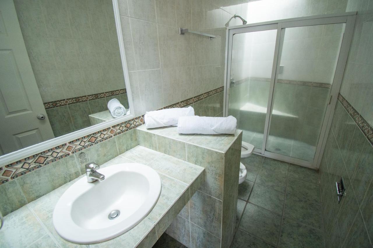 Auto Hotel Hacienda Arriba León de los Aldamas Extérieur photo